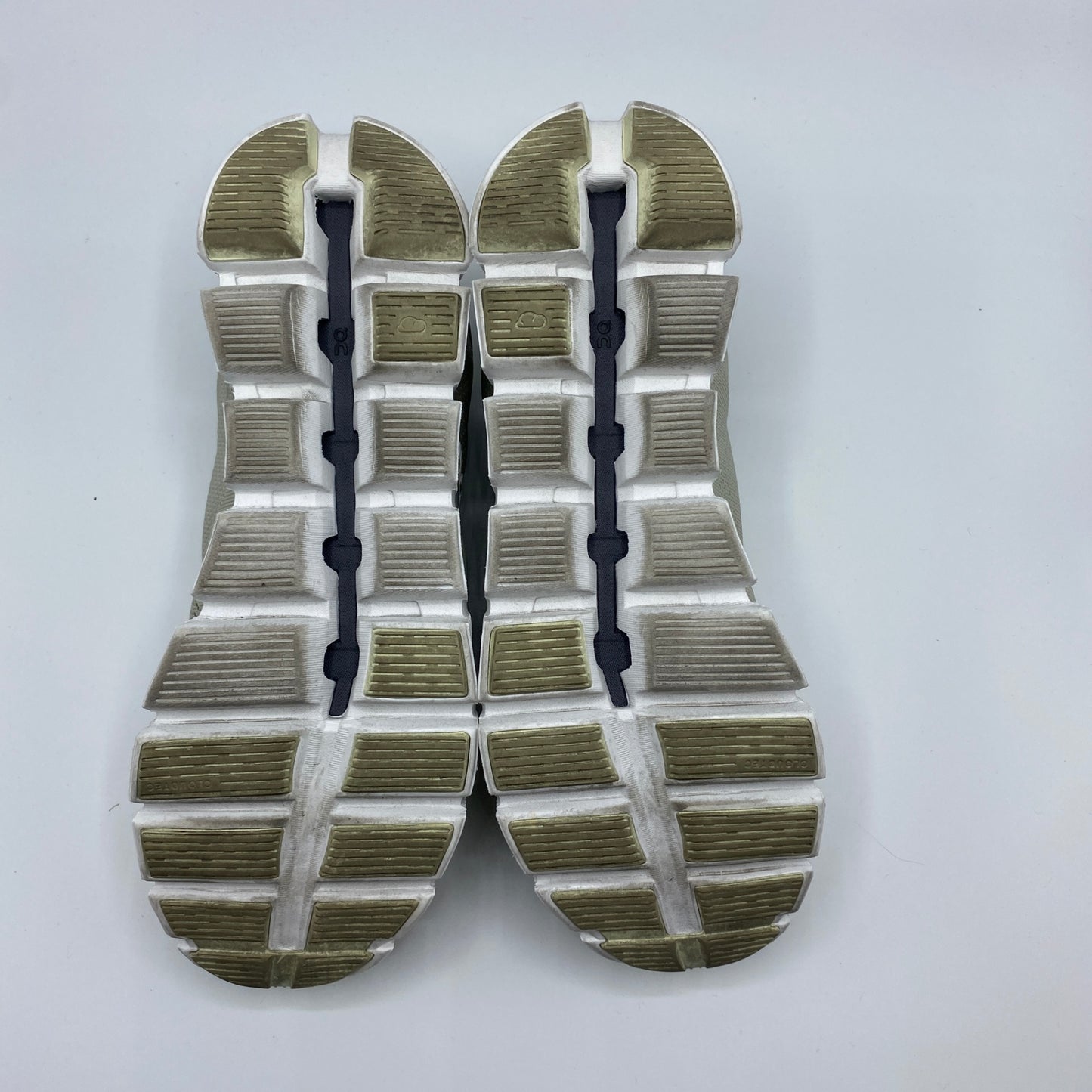 on ランニングシューズ メンズ 28㎝【中古】