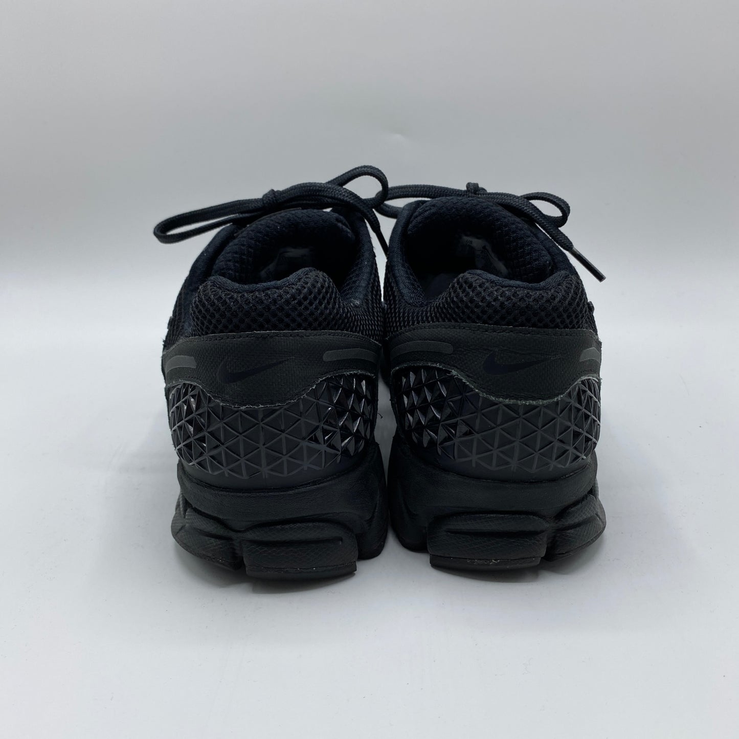 NIKE ZOOM VOMERO 5 スニーカー メンズ 28cm 黒系【中古】