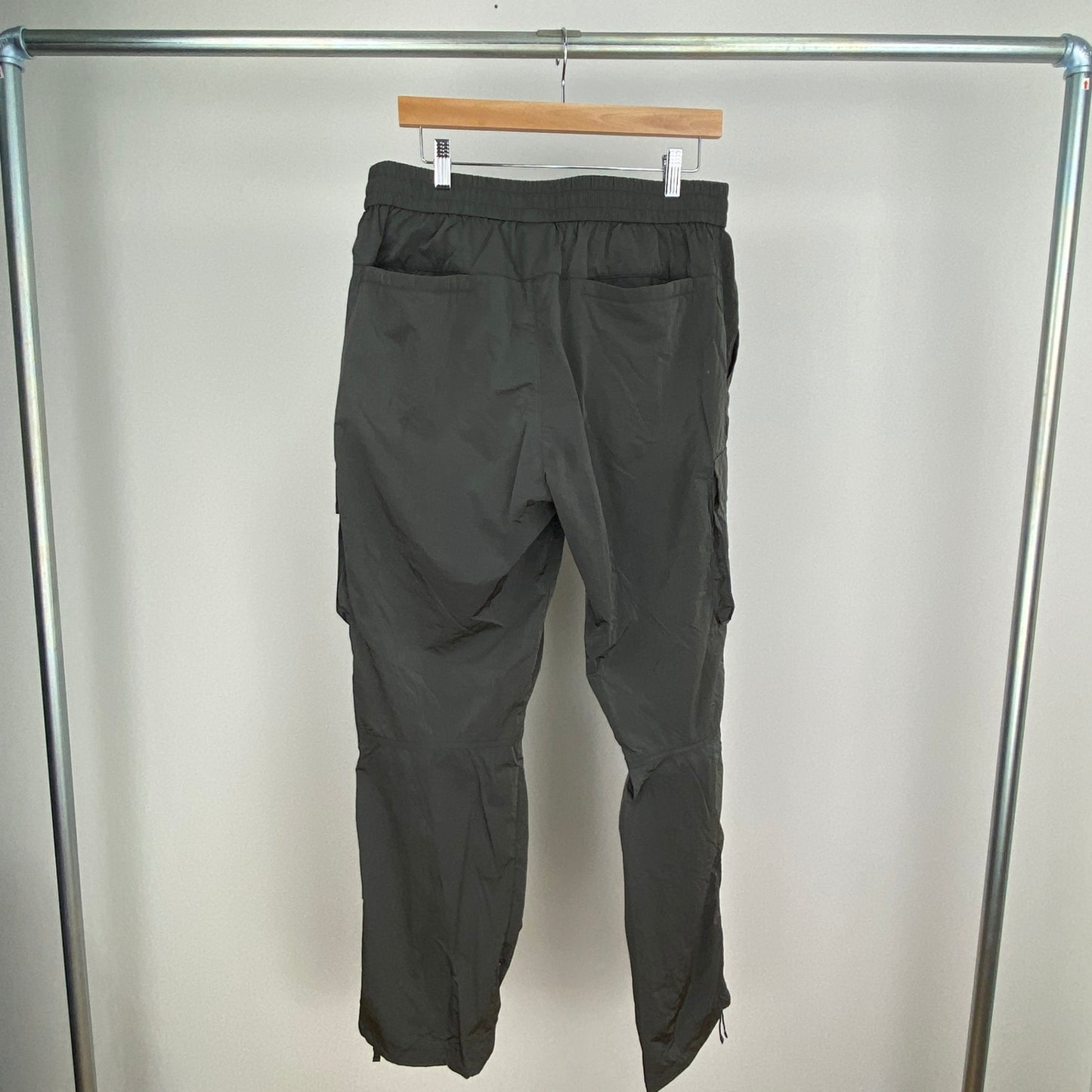 KITH ナイロンカーゴパンツ メンズ L 緑系【中古】