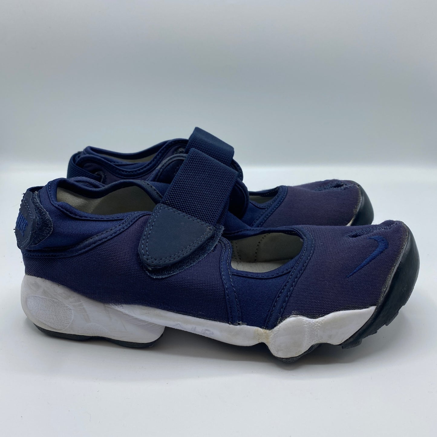 NIKE エアリフト レディーズ 24㎝ 紺系【中古】
