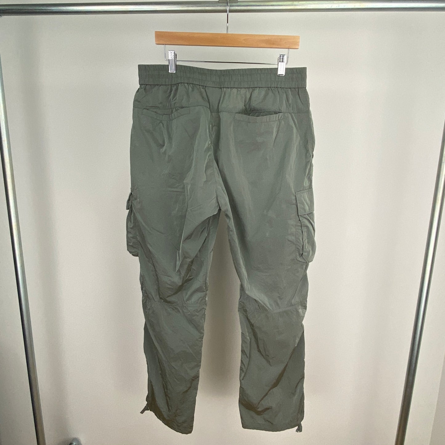 KITH ナイロンカーゴパンツ メンズ L 緑系【中古】