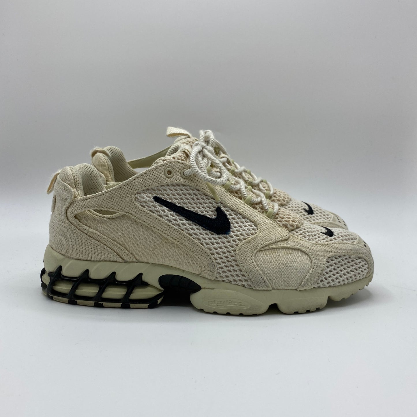 STUSSY x NIKE AIR ZOOM SPIRIDON スニーカー メンズ 28cm 白系【中古】