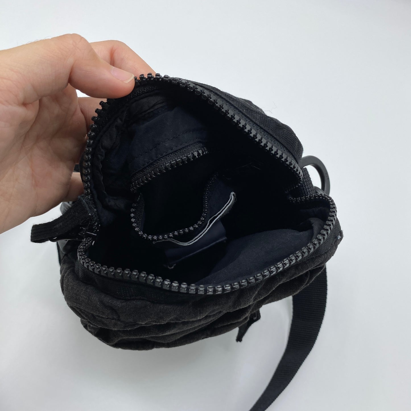 STONE ISLAND ショルダーポーチ メンズ F 黒系【中古】