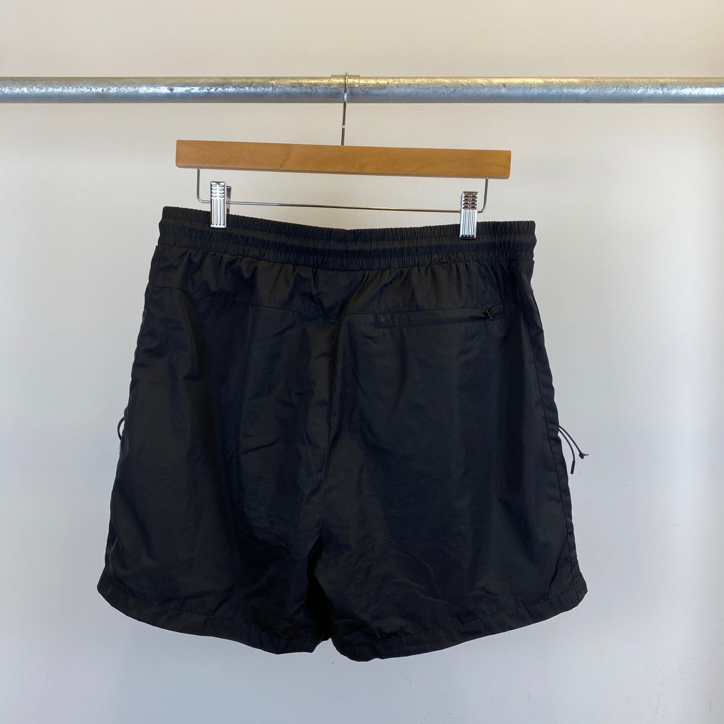KITH ナイロンショーツ メンズ M 黒系【中古】