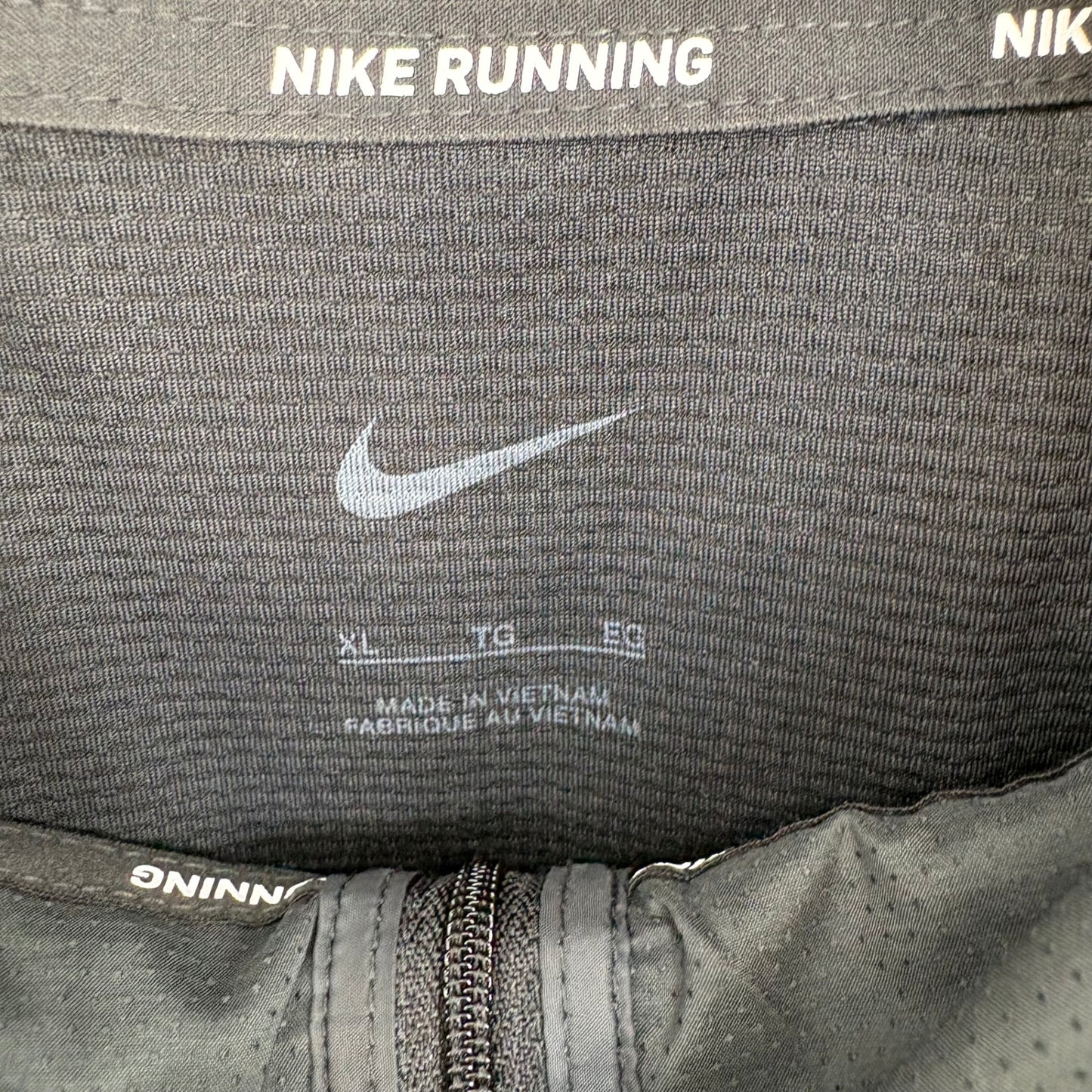 NIKE ウィンドブレーカー メンズ XL 黒系【中古】