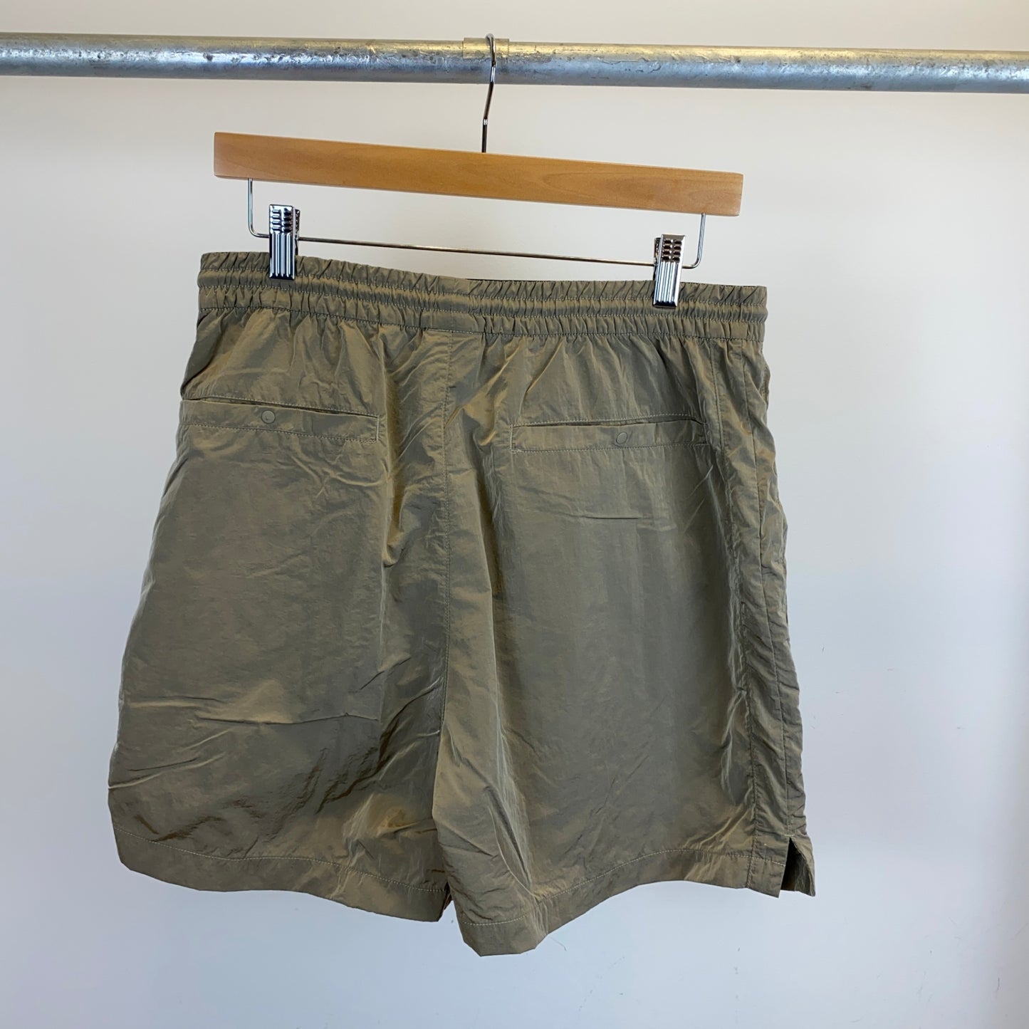 KITH ナイロンカーゴショーツ メンズ M カーキ系【中古】