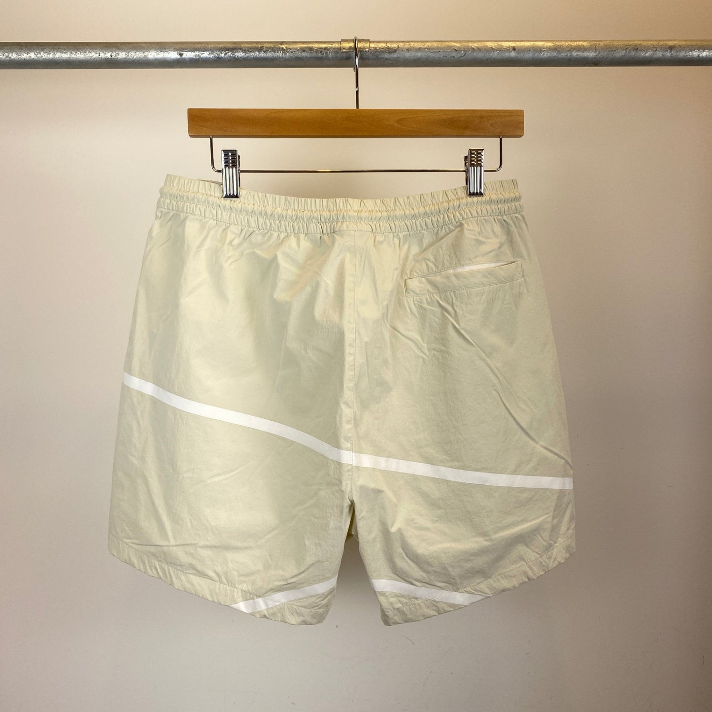 KITH ナイロンショーツ メンズ L 白系【中古】