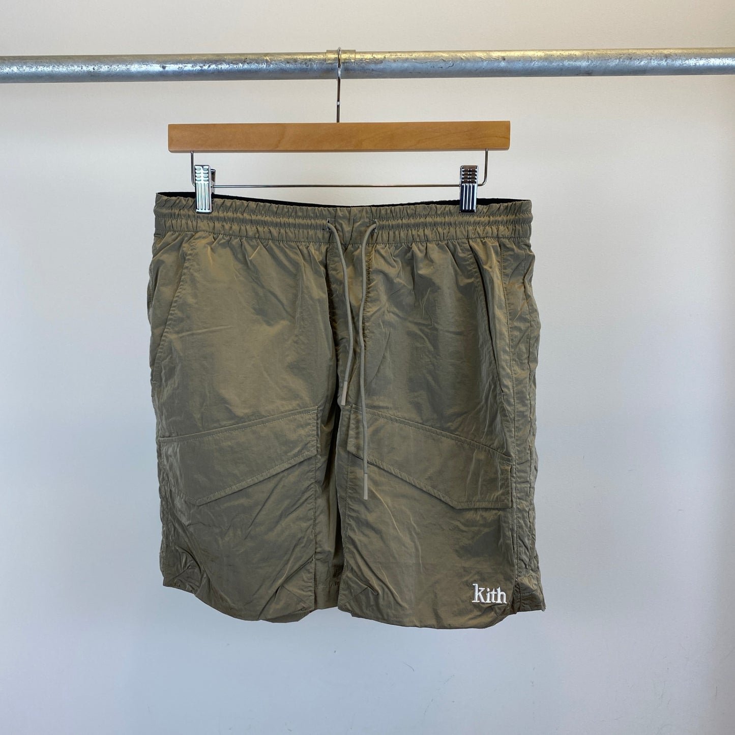 KITH ナイロンカーゴショーツ メンズ M カーキ系【中古】